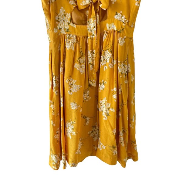 Floral Yellow Dress - Picture 14 of 15